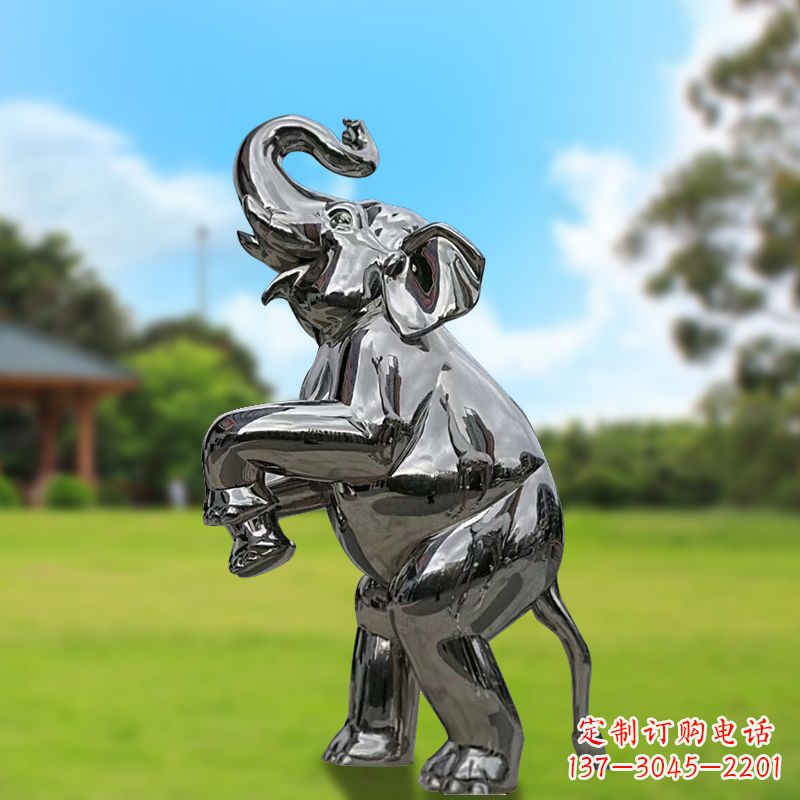 大连站立的不锈钢小象雕塑