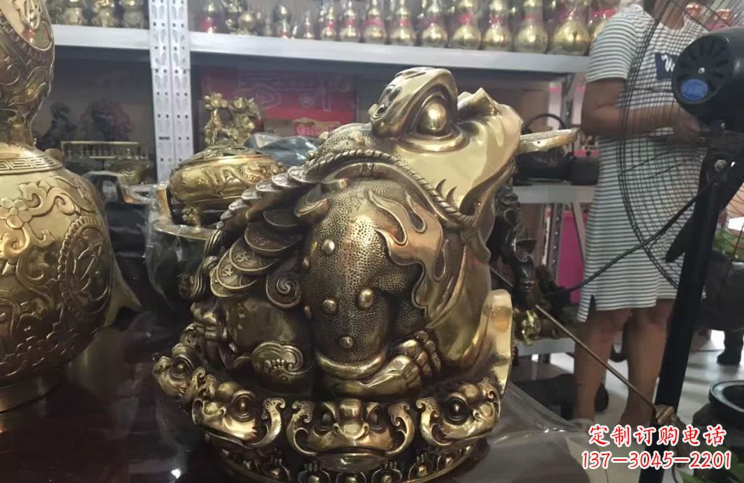 大连招财金蟾动物铜雕