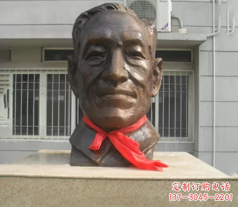 大连朱宪彝校园名人头像铜雕