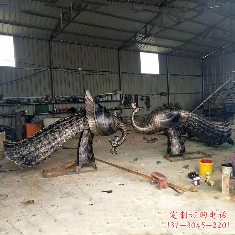 大连铸铜孔雀雕塑