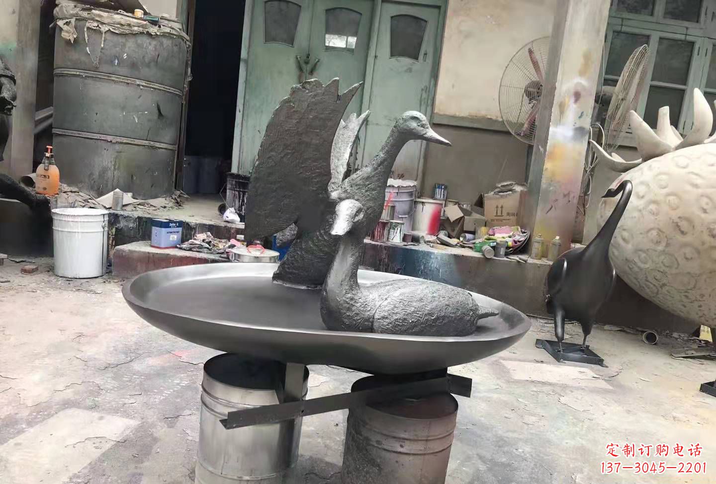 大连铸铜天鹅雕塑公园天鹅流水摆件铜雕