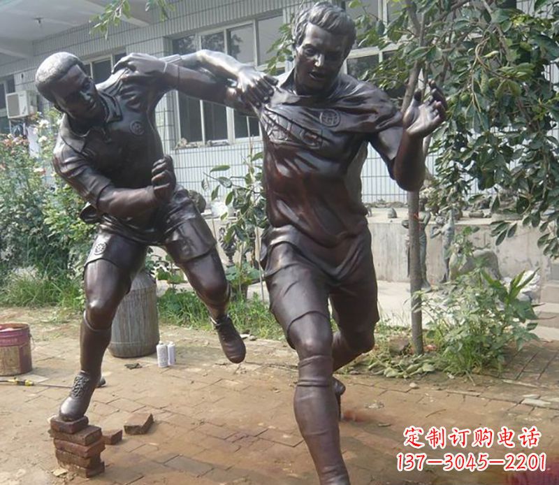 大连足球运动公园人物铜雕